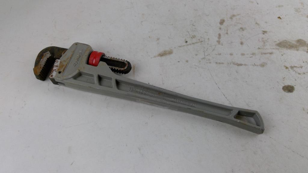 Husky Adjustable Pipe Wrench