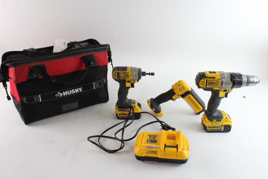 Husky Bag With Cordless Hammer Drill, Worklight, Cordless Impact Driver And More 10+ Pieces