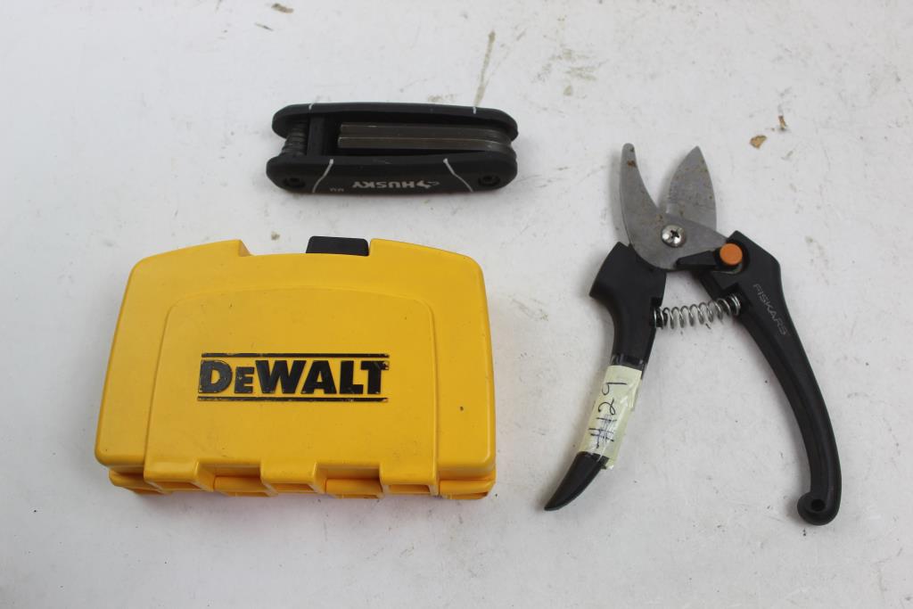 Husky, Dewalt, Craftsman, & More Assorted Tools; 7+ Pieces Property Room