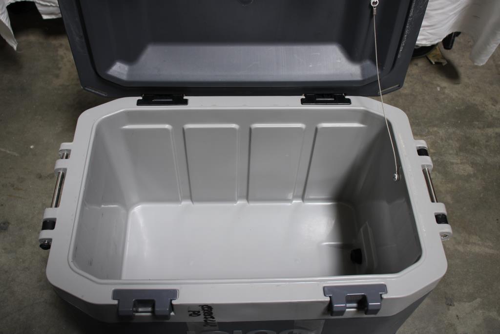 Igloo BMX Hard Cooler, Grey Property Room