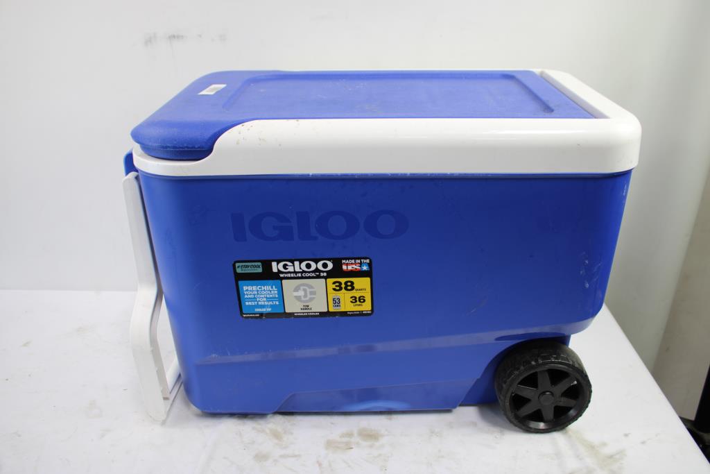 Igloo Rolling Cooler