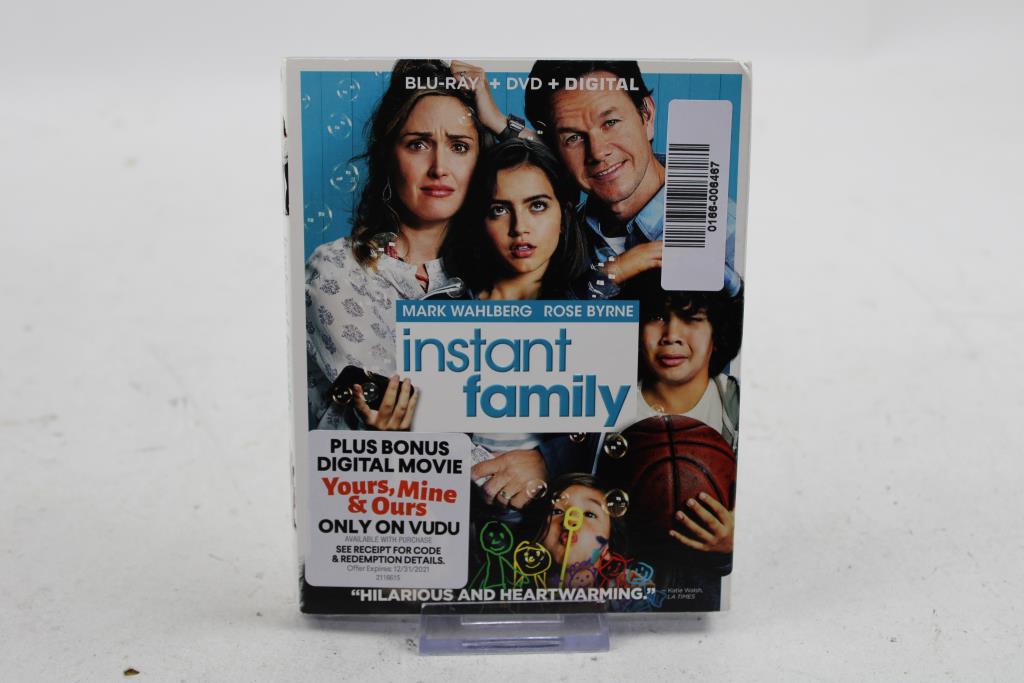 Instant Family Blu-Ray + DVD + Digital