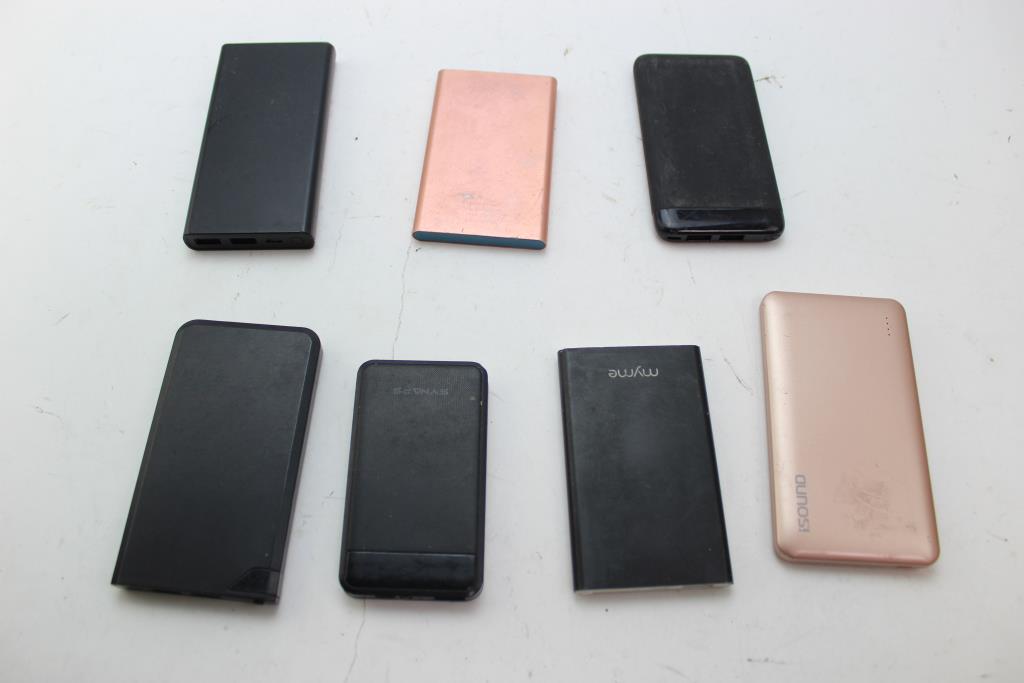 Isound, Insignia, & More Power Banks; 7 Pieces Property Room