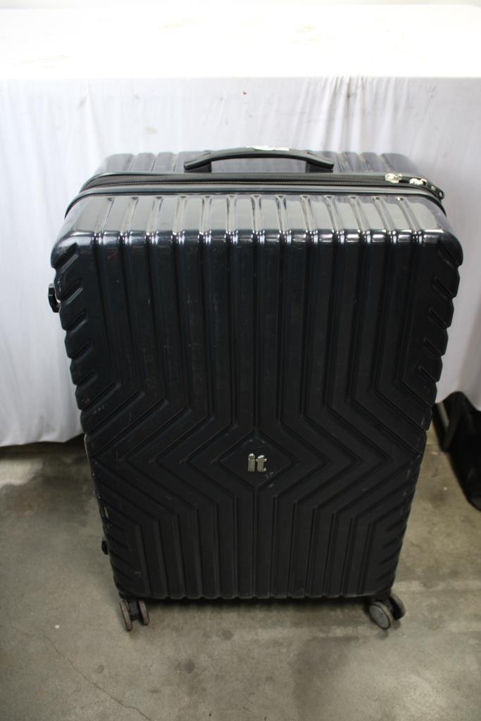 It Hardside Luggage