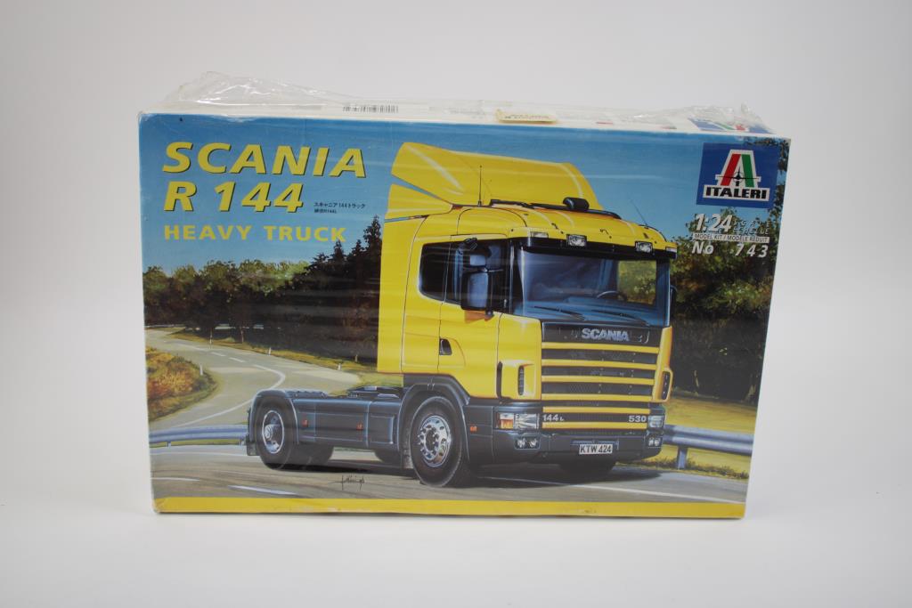 Italeri Scania R144L Plastic Model Assembly Kit