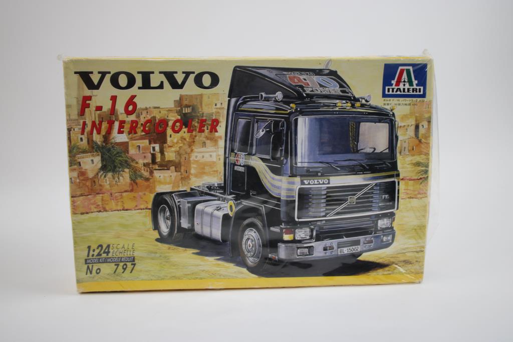 ITALERI Volvo F-16 Intercooler 1:24 Scale Model Kit No. 797