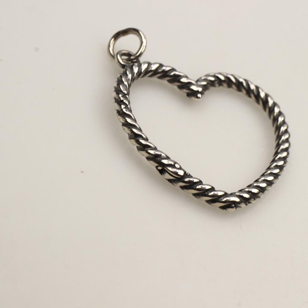 James Avery Sterling Silver Changeable Heart Charm Holder Property Room