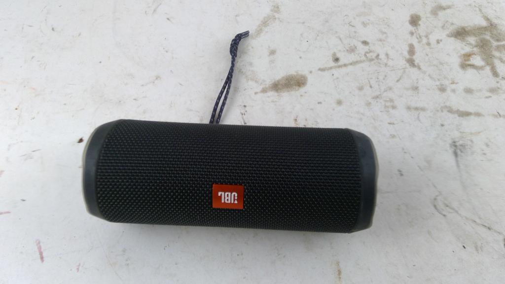 JBL Flip 4 Bluetooth Speaker