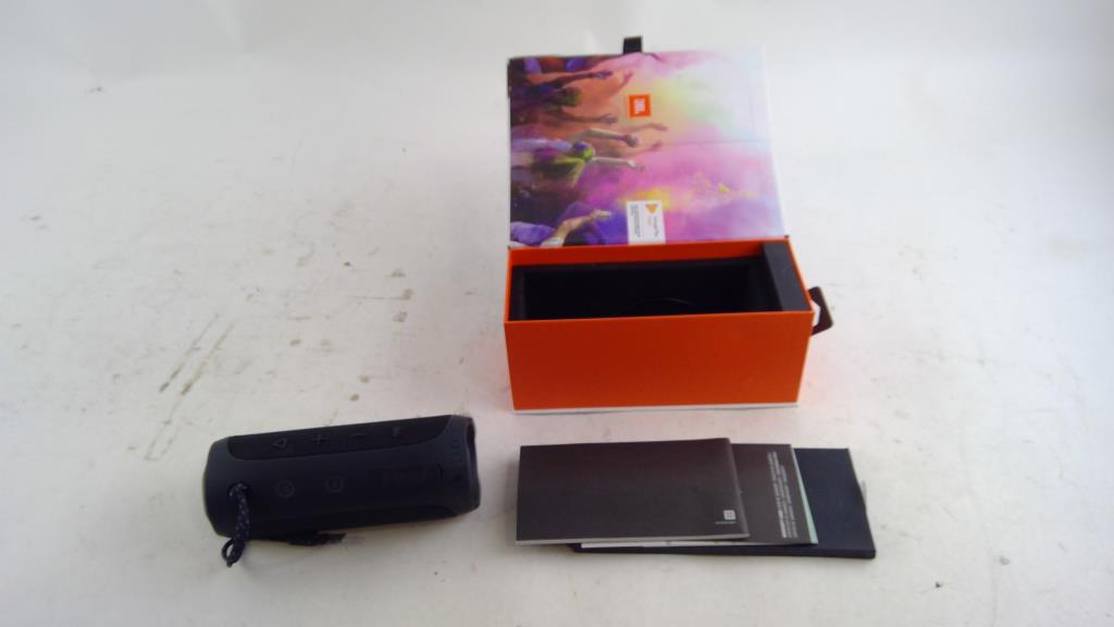 JBL Flip 4 Bluetooth Speaker