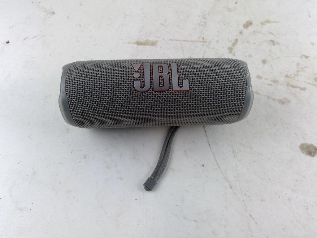 JBL Flip 6 Bluetooth Speaker