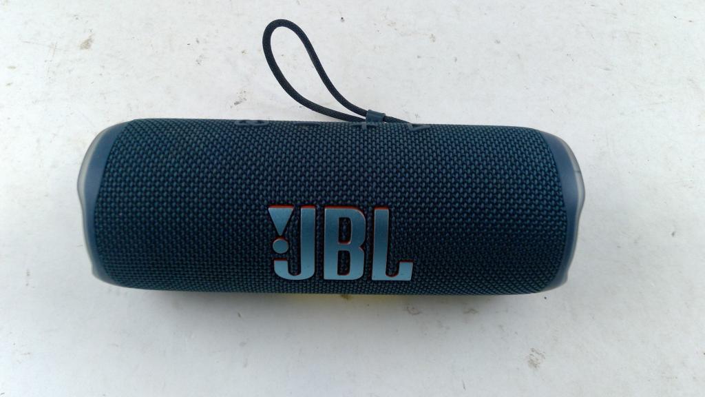 JBL Flip 6 Bluetooth Speaker