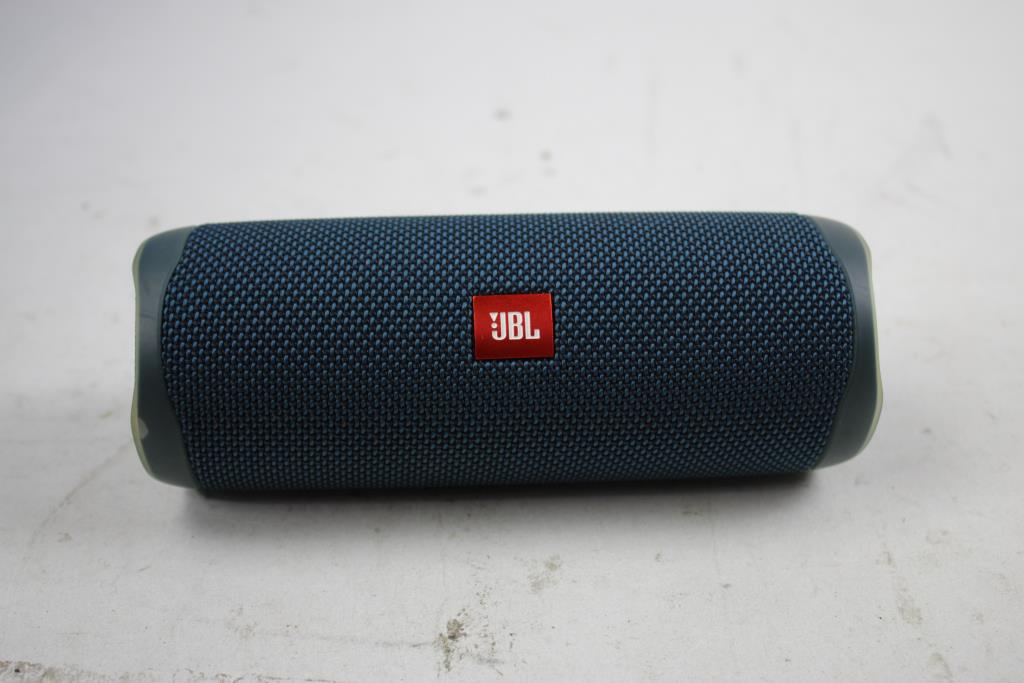 JBL Flip5 Bluetooth Speaker