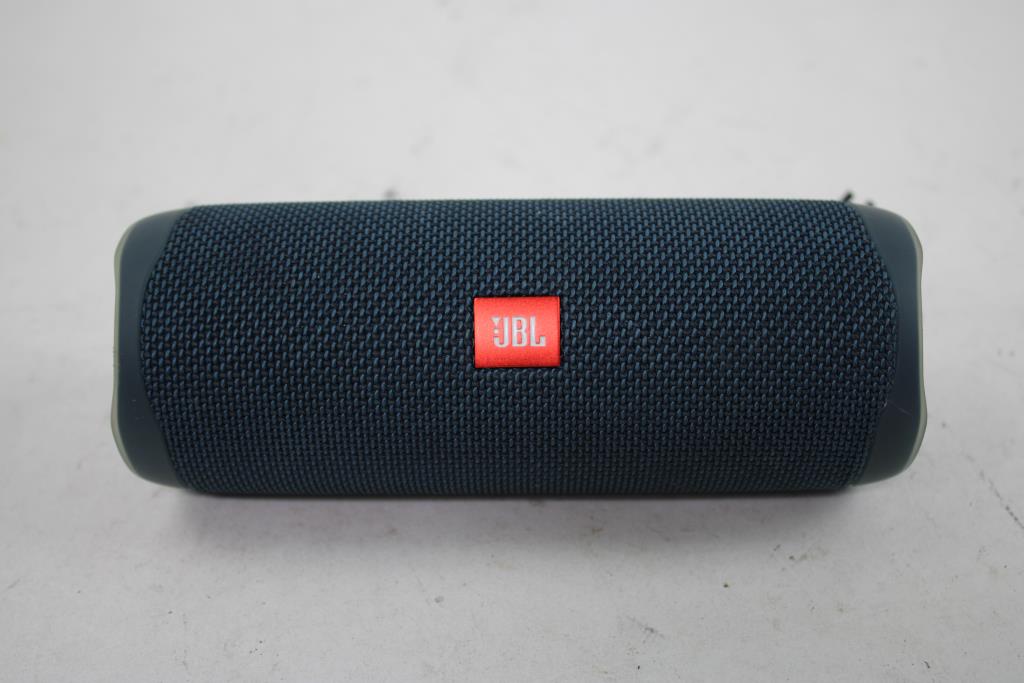 JBL Flip5 Bluetooth Speaker
