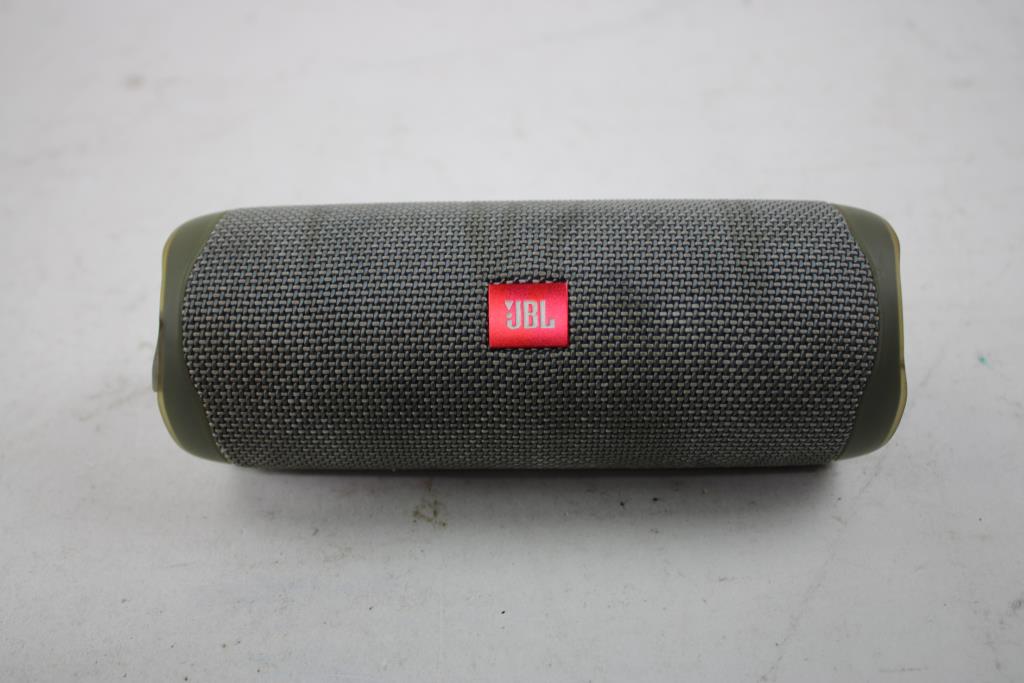 JBL Flip5 Bluetooth Speaker