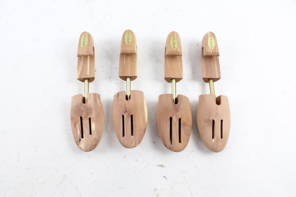 Joseph A Banks Wood Shoe Trees Size M 4 Pieces Property Room