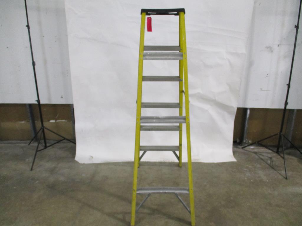 Keller 6' Step Ladder Property Room