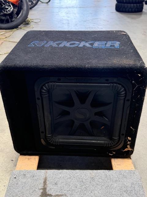 Kicker 16 Inch Subwoofer With Kicker Amp