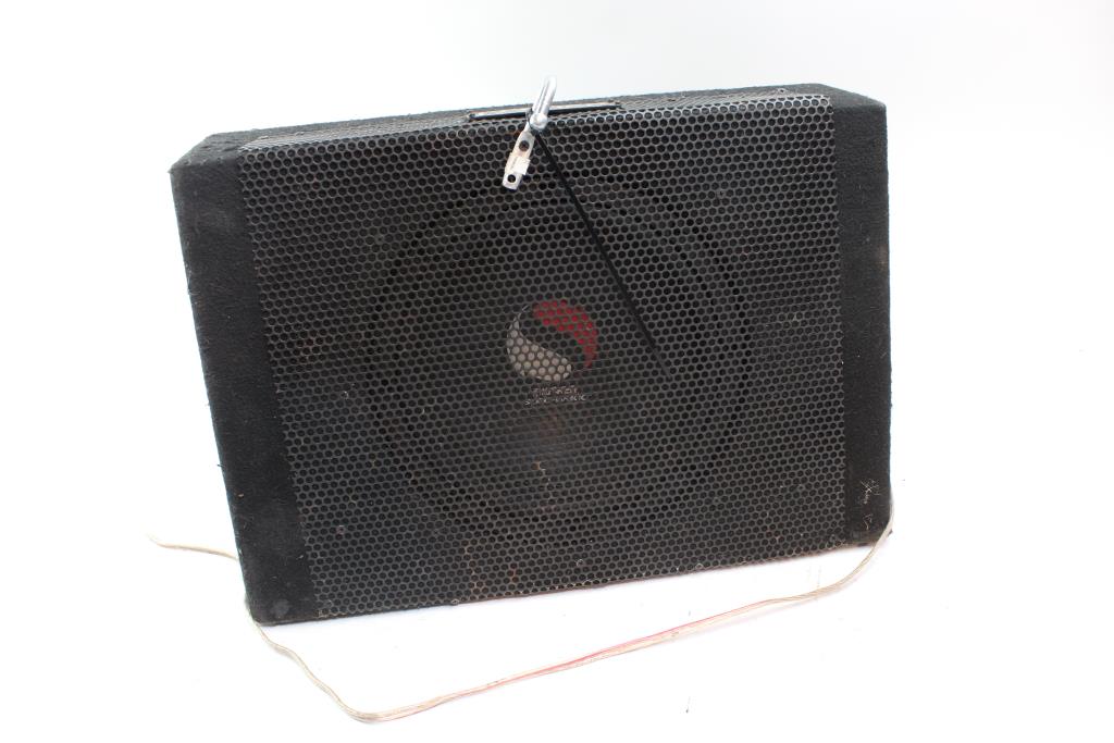Kicker Car Speaker With Alpine Amplifier Property Room