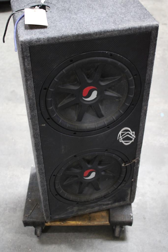 Kicker Solo Classic Subwoofers In Sealed Enclosure