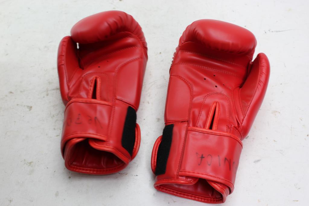 King Boxing Gloves 2 Pieces Property Room