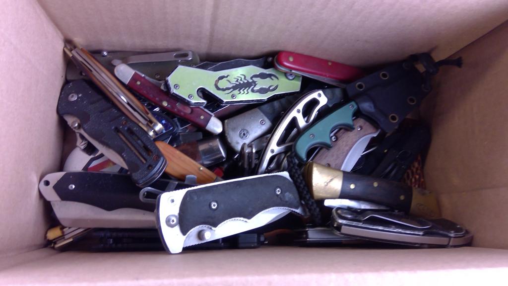 Knife Lot 10+ Pieces