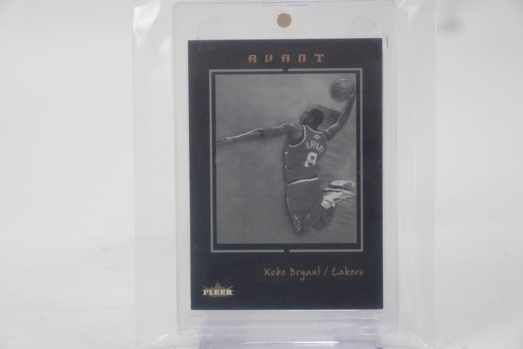 Kobe Bryant 2003-04 Fleer Avant Black & White RARE!!! #5 /199