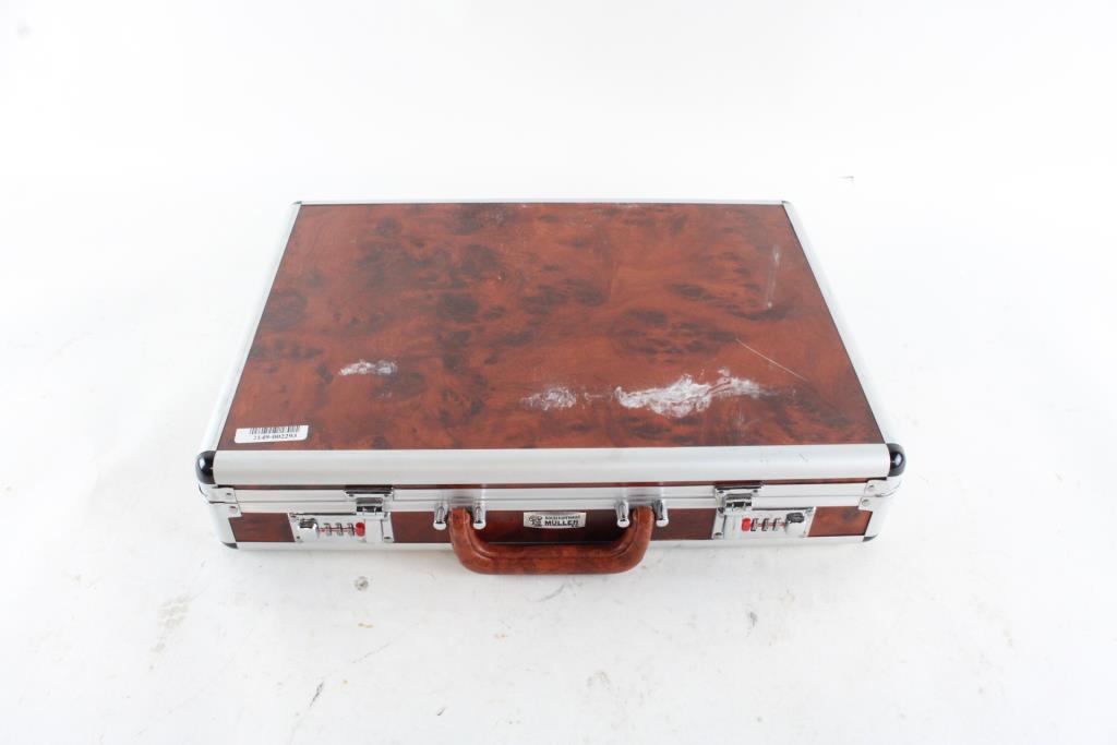 Kochtopfhaus Muller Knife Set With Case, 10+ Pieces Property Room