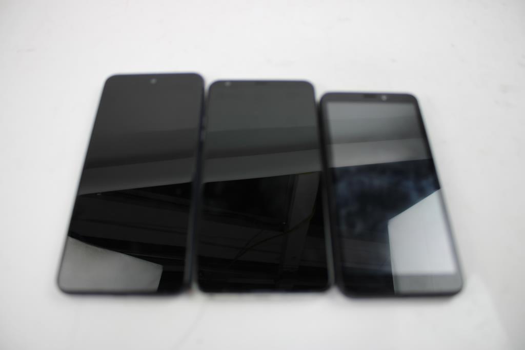 Koobee, Motorola, LG Cell Phone Lot, 3 Pieces, Sold For Parts