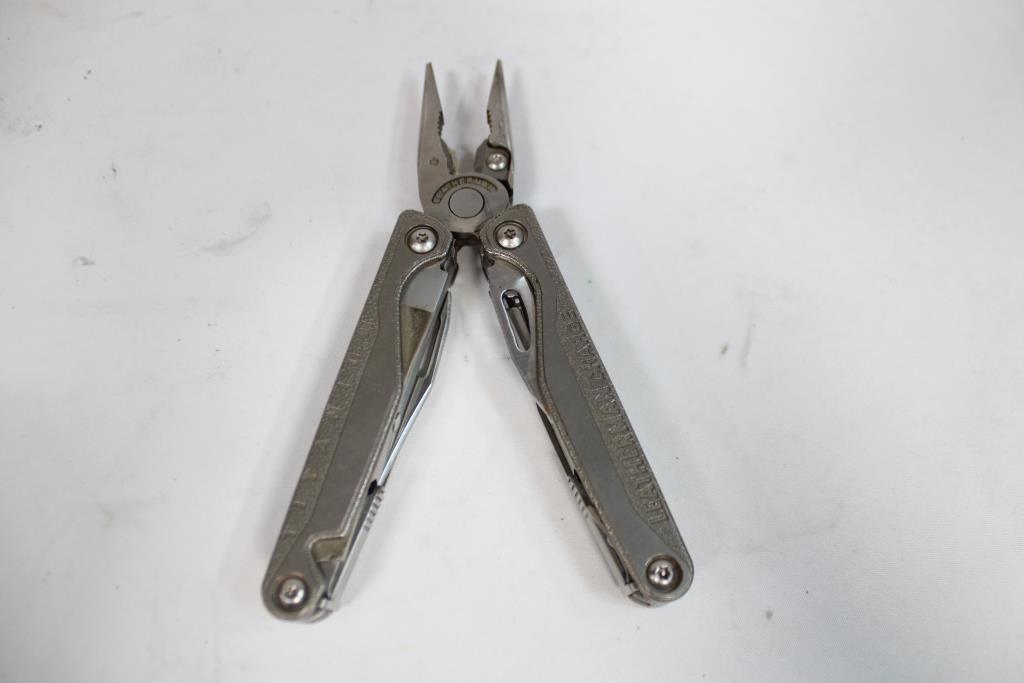 Leatherman Charge Titanium Multi-Tool