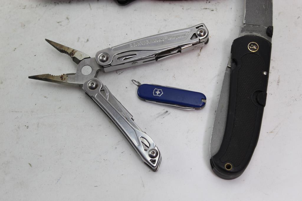 Leatherman Micra Multitool, Browning, Siss Gear+ More Folding Blade Knives, 4 Pieces Property