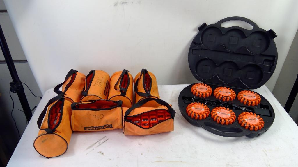 Led Road Flares Lot, Charging Case