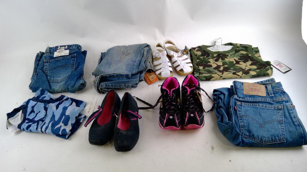 Levi Jeans And More 5+ Pieces