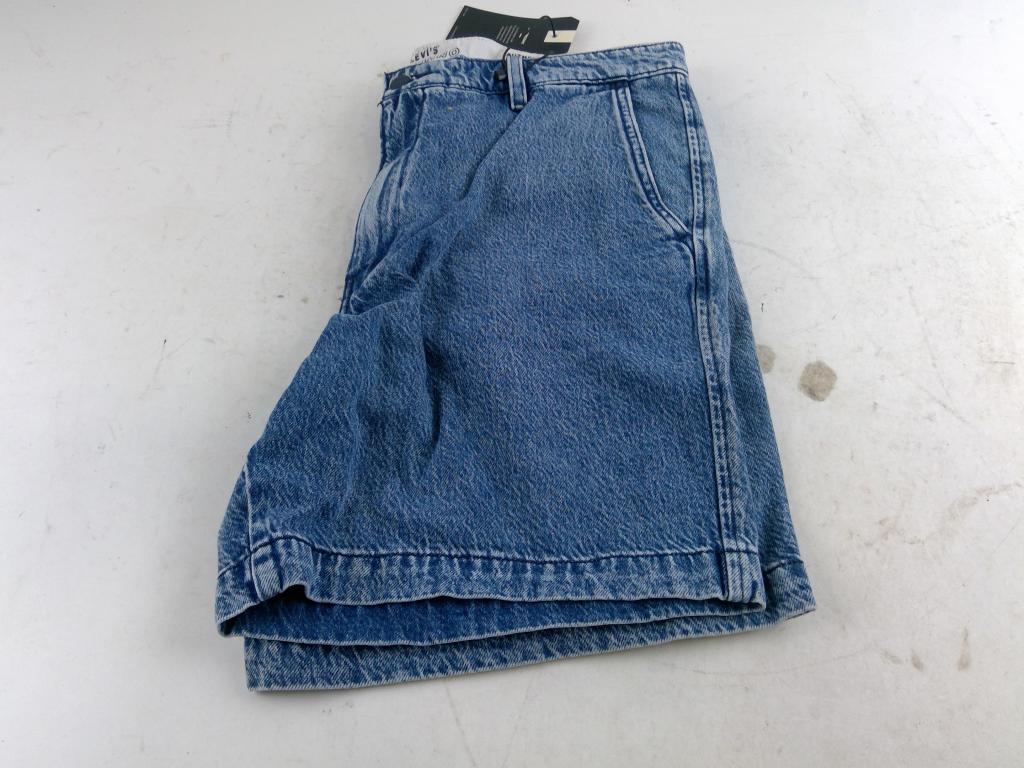 Levi Jeans Size 34 X 8