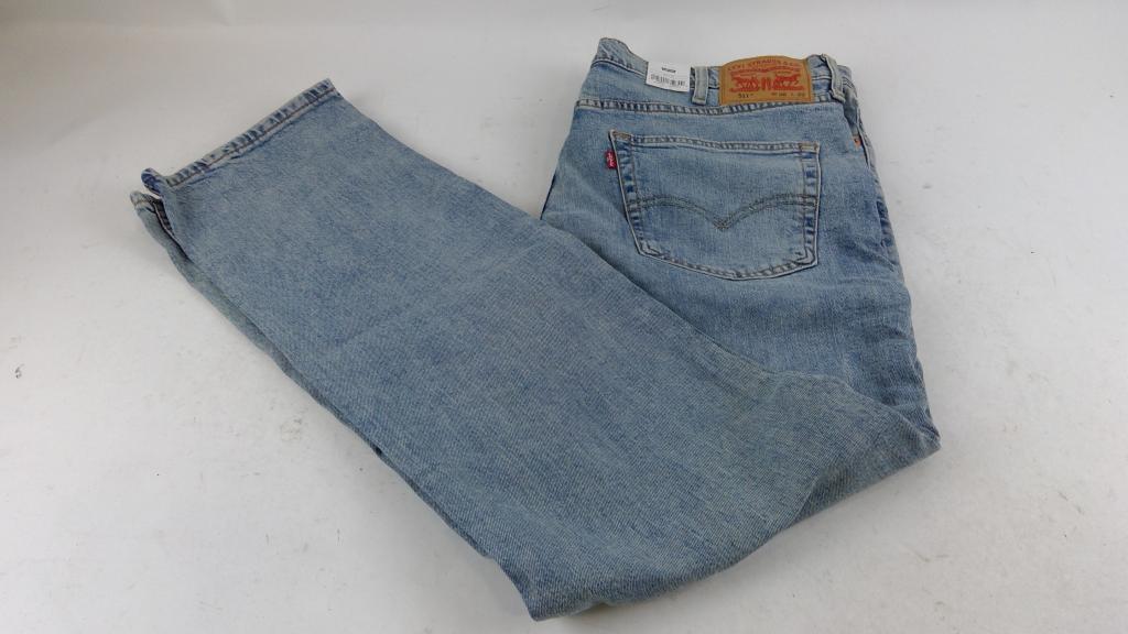 Levi Jeans Size 38 X 32