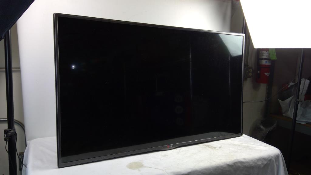 LG 47" LED TV