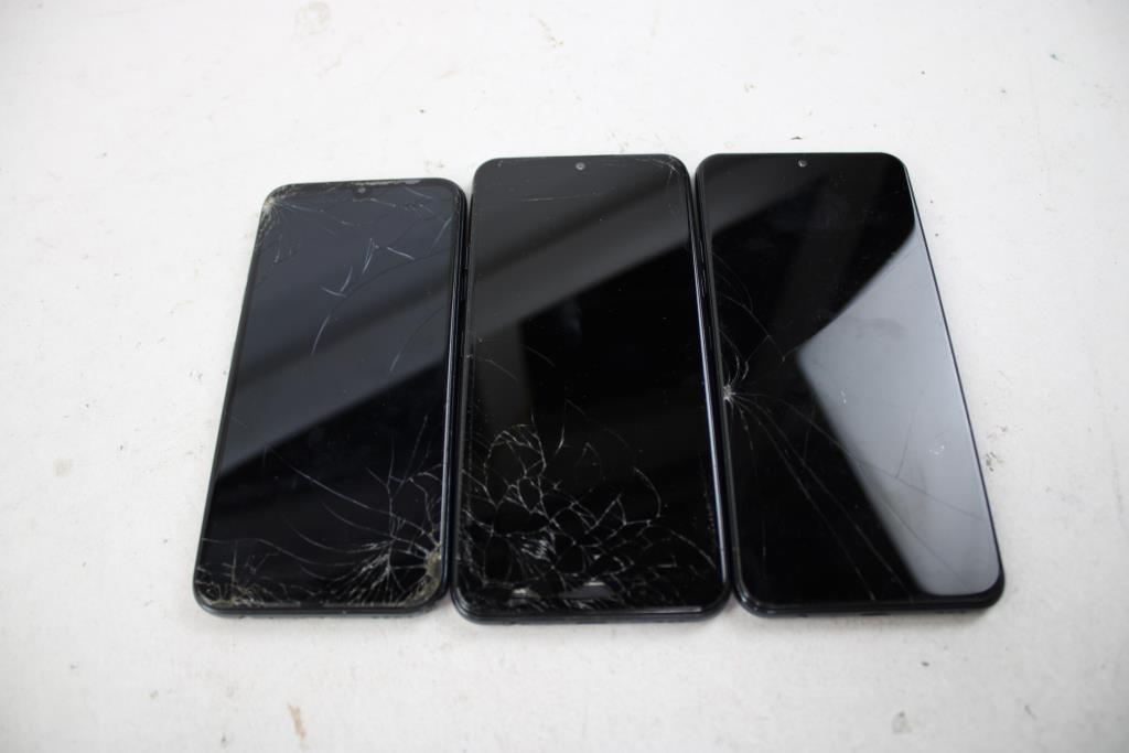 LG Cell Phone Lot, 3 Pieces, Sold For Parts