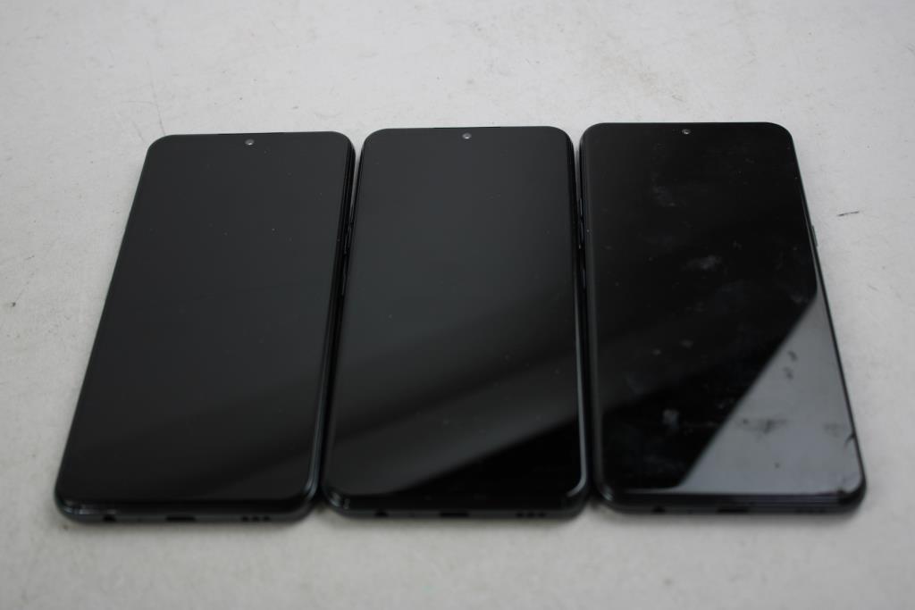 LG Cell Phone Lot, 3 Pieces, Sold For Parts