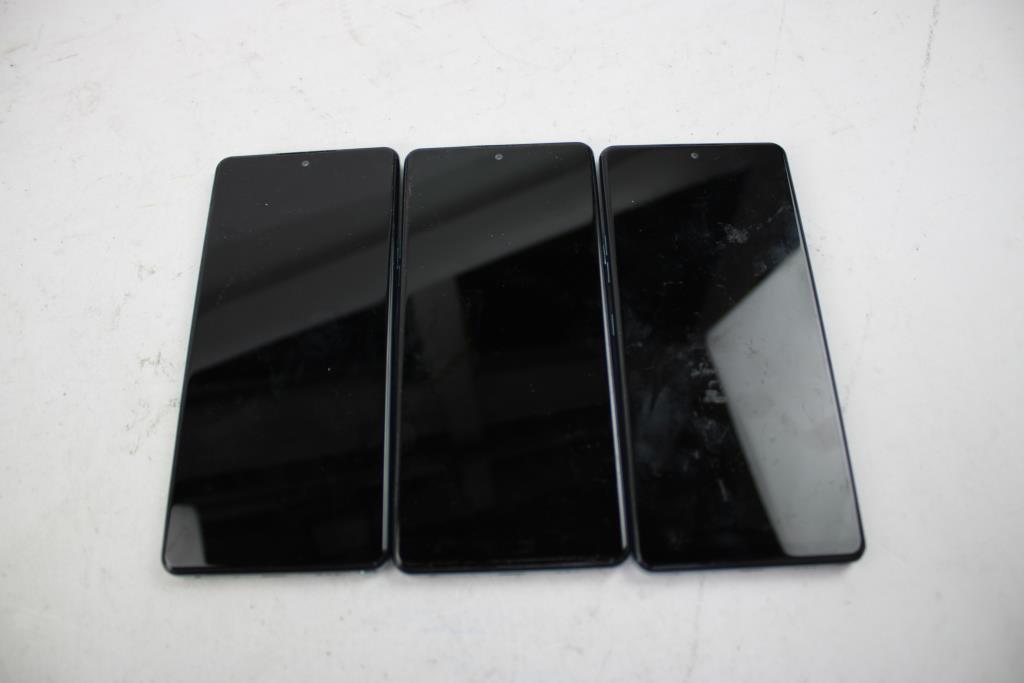 LG Cell Phone Lot, 3 Pieces, Sold For Parts