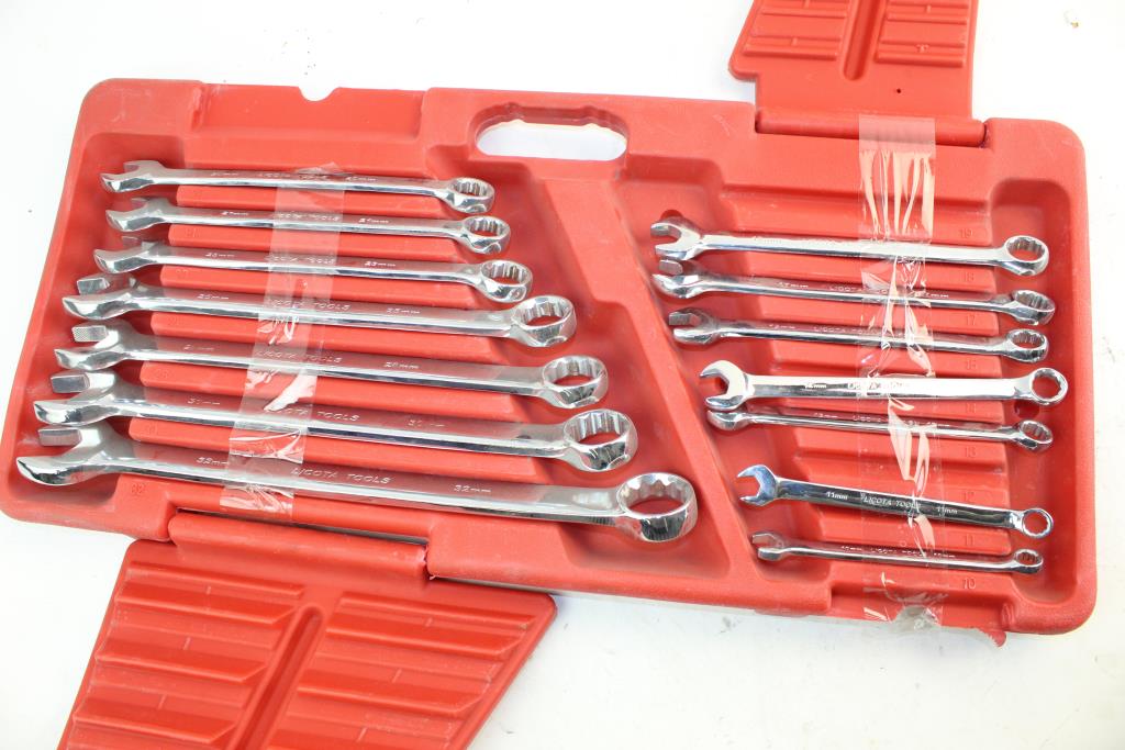 Licota Tools Wrench Set | Property Room