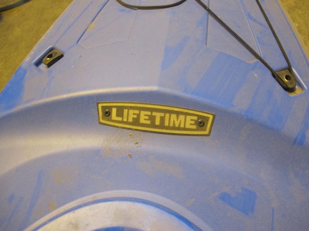 Lifetime Blitz 90 Kayak Property Room