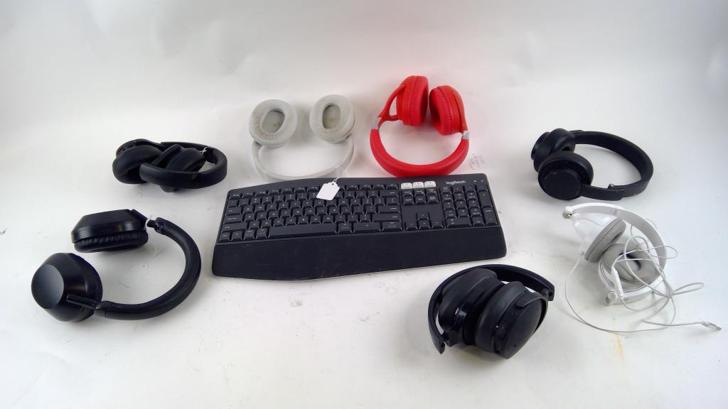 Logitech Keyboard And More 5+ Pieces