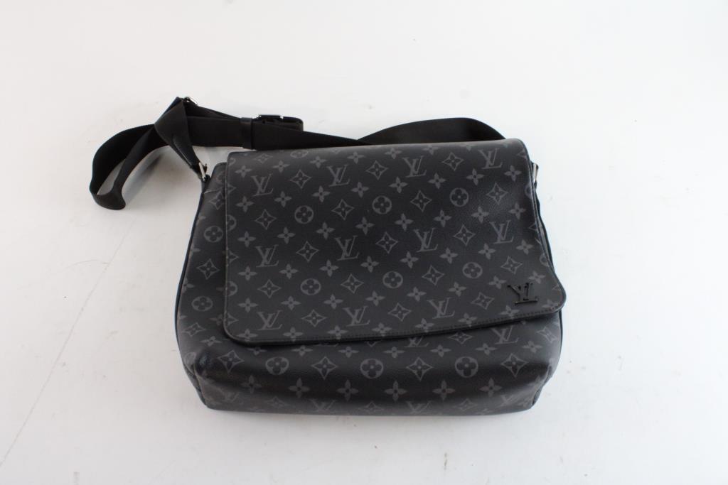 Louis Vuitton Messenger Bag Doublechecked By Entrupy Property Room