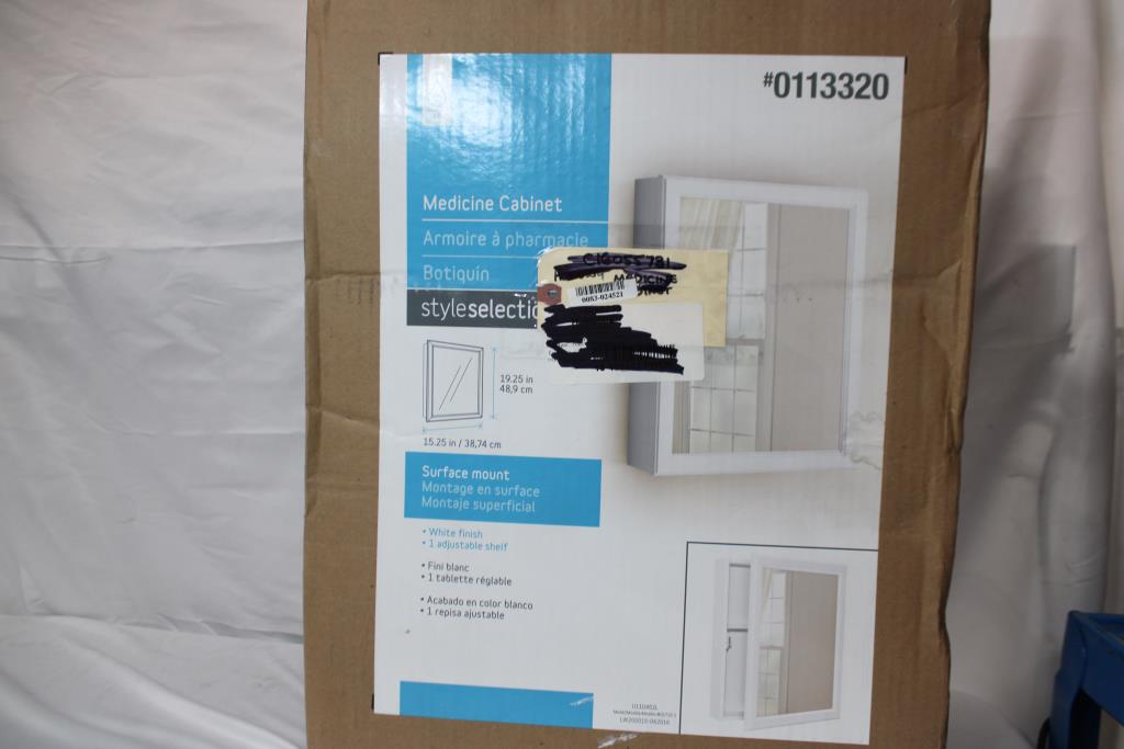 Lowe's Surface Mount True White Mirrored Rectangle Medicine Cabinet