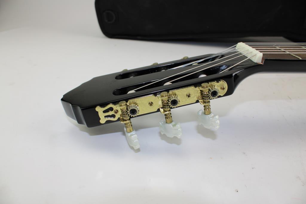 Lucero LC100 Classical Acoustic Guitar Property Room