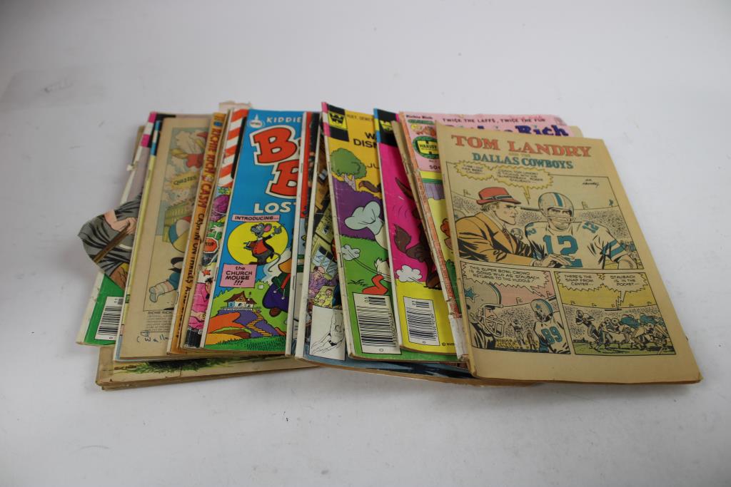 MAD, Star Wars, The Beagles Boys, Richi Rich, Flash And More Comics, 28 Pieces