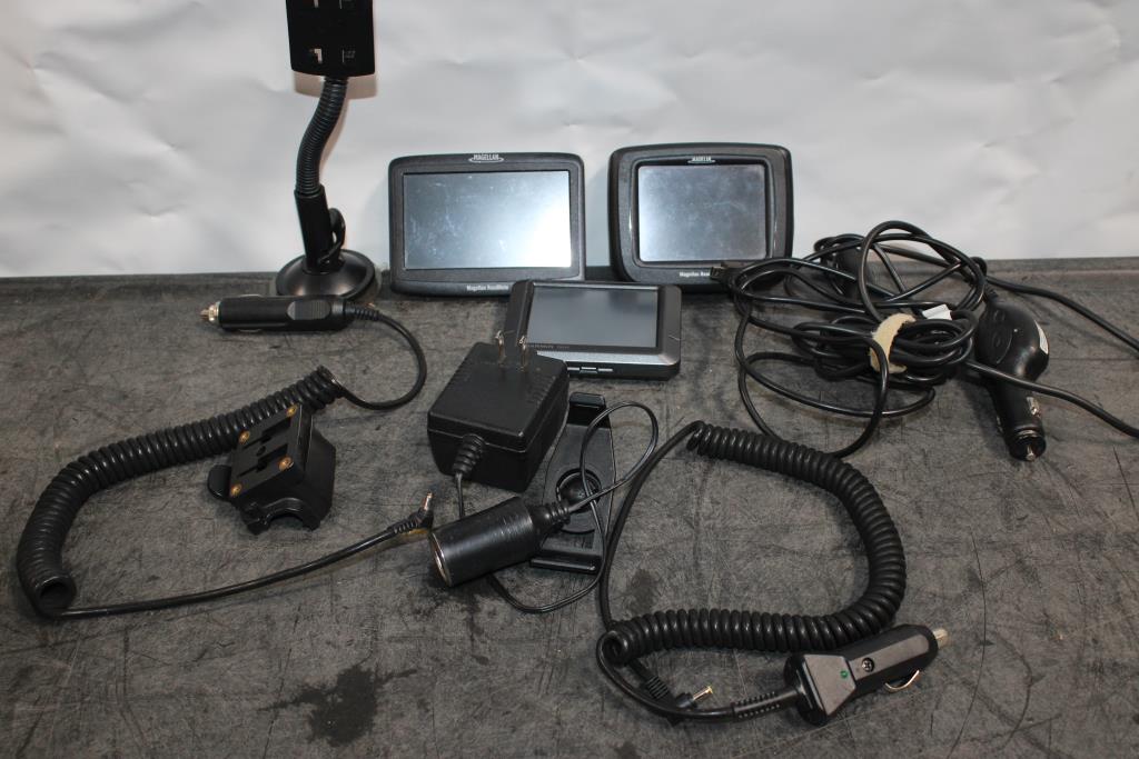 Magellan Roadmate 2000 GPS, Garmin Nuvi 205 GPS, And Magellan