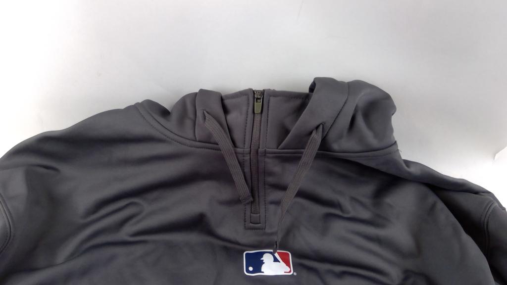 Majestic Sweatshirt Size 2XL