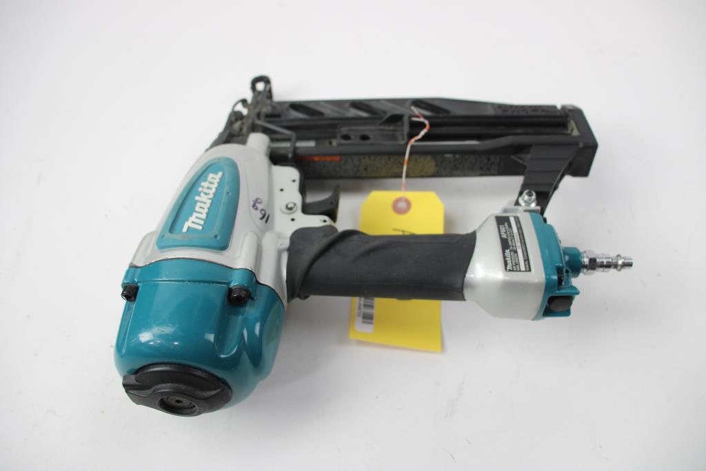 Makita 16-Gauge 2-1/2" Straight Finish Nailer