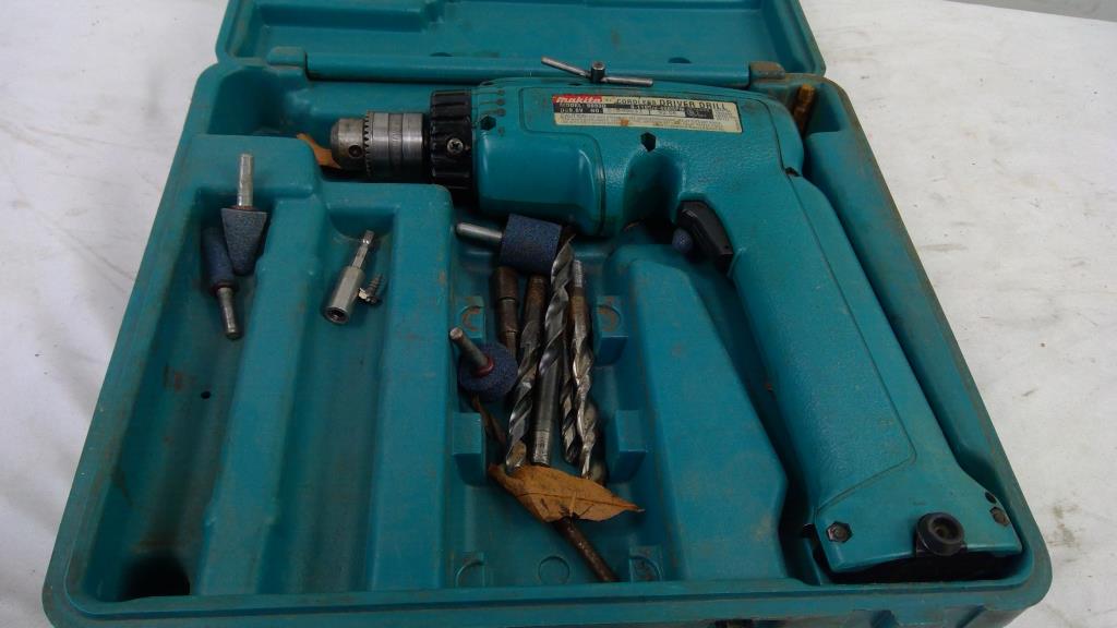 Makita 3/8" Drill