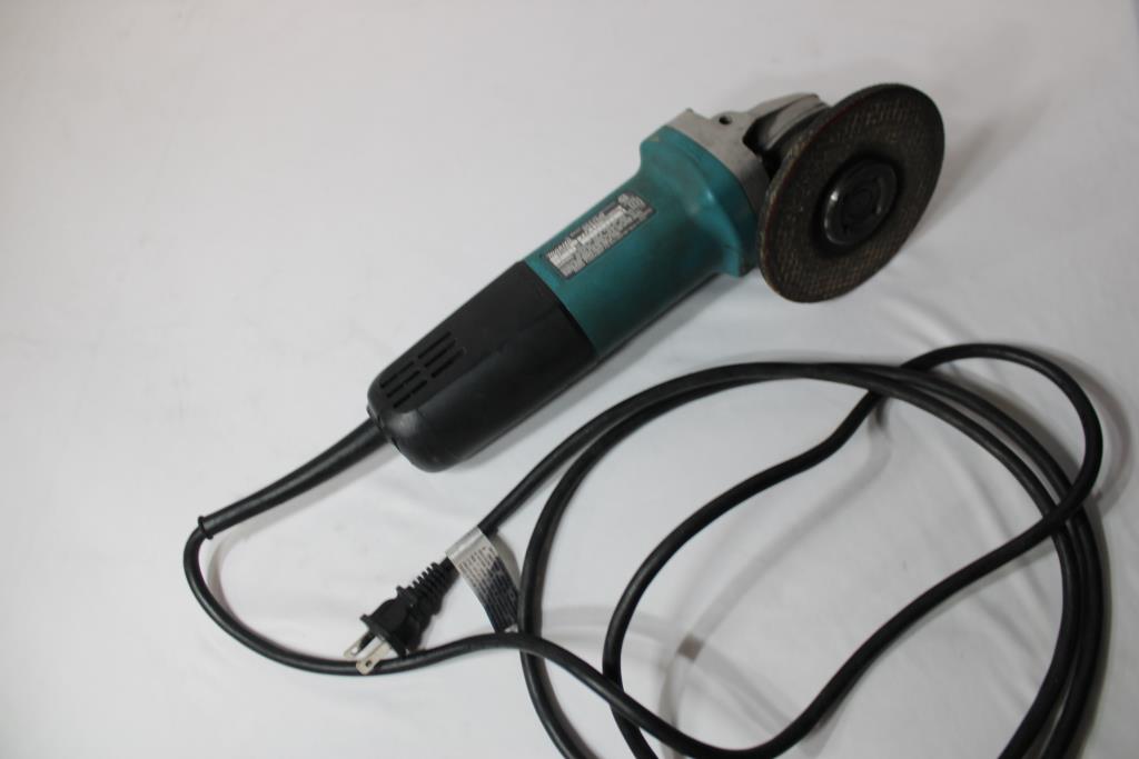 Makita Corded Angle Grinder With AC/DC Switch